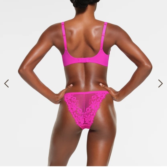 BNWT Skims Femme Lace Balconette Bra Fuchsia 36DD - Picture 4 of 8